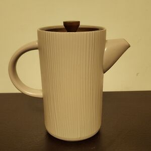 Ribbed Ceramic Coffee/Tea Pot with Wooden Lid Knob - Light Taupe